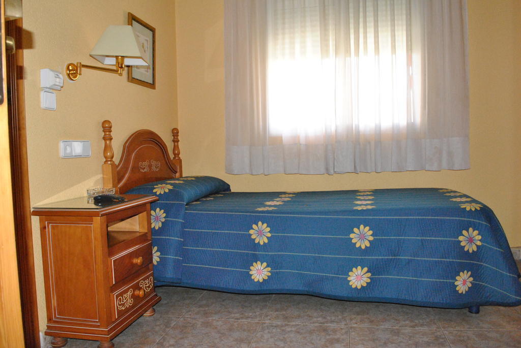 Hostal Rey Teodomiro Orihuela Quarto foto